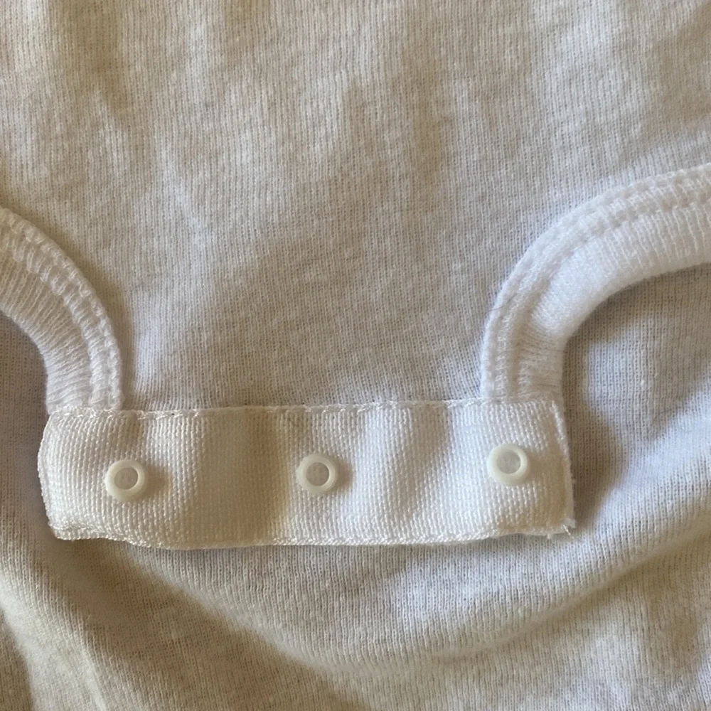 Hilton Head 18 month old baby onesie and matching bib π - Picture 5 of 7